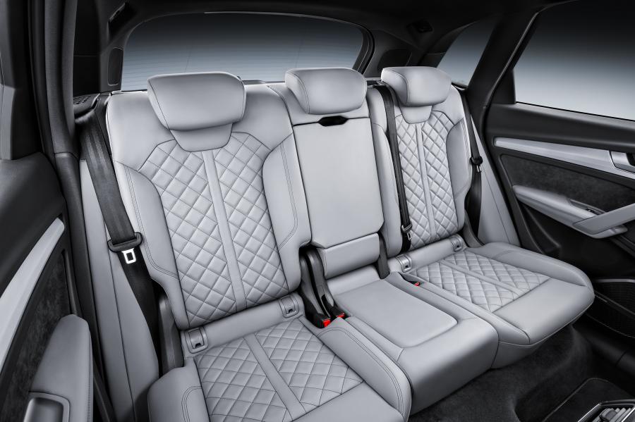 Интерьер Audi Q5 TFSI Quattro S-Line 2016 года  (WW) (фото 11 из 110)